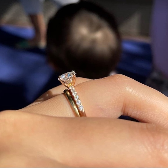 1.5CT Moissanite Ring‎ 18k for Women, D Color VVS1 Clarity Solitaire size… - Picture 8 of 9